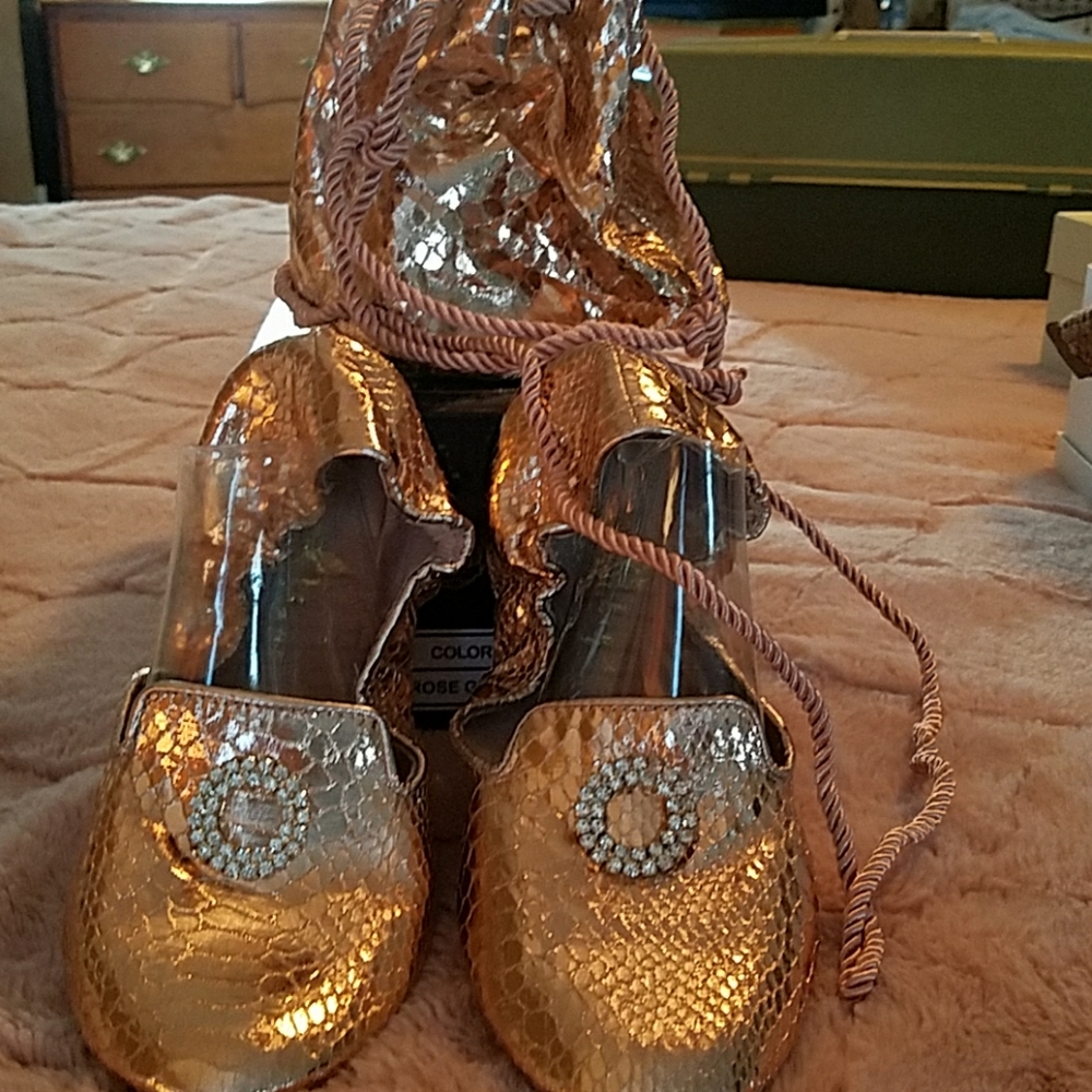 Shoe